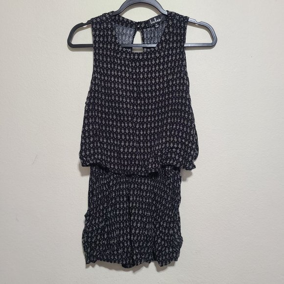 Lulus Creative Approach Sleeveless Layered Romper Elastic Waist Size M B… - Picture 1 of 9